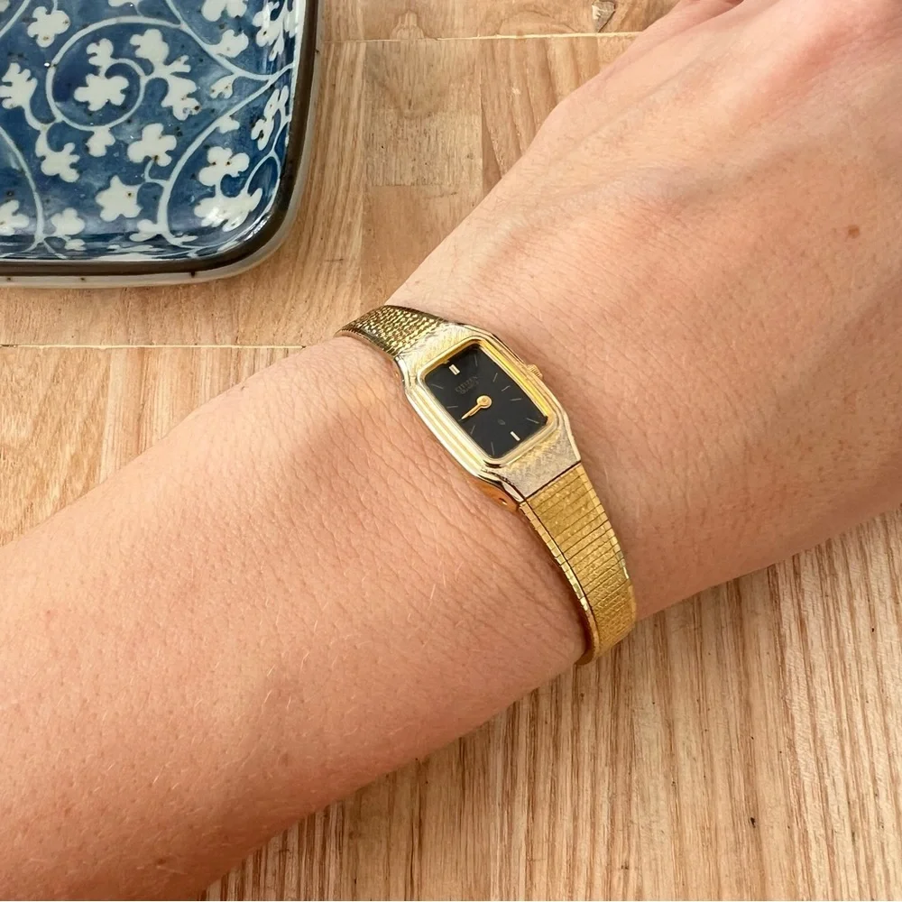 Vintage citizen quartz rectangular black dial gold tone dress watch NEW BATTERY